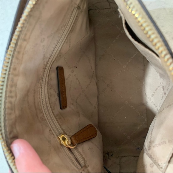 Michael Kors White Crossbody bag and wallet - Picture 7 of 16